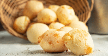 Pão de Queijo Mineiro: O Segredo Para um Lanchinho Perfeito