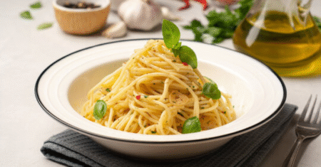 Como Fazer um Macarrão Alho e Óleo: Simples e Irresistível