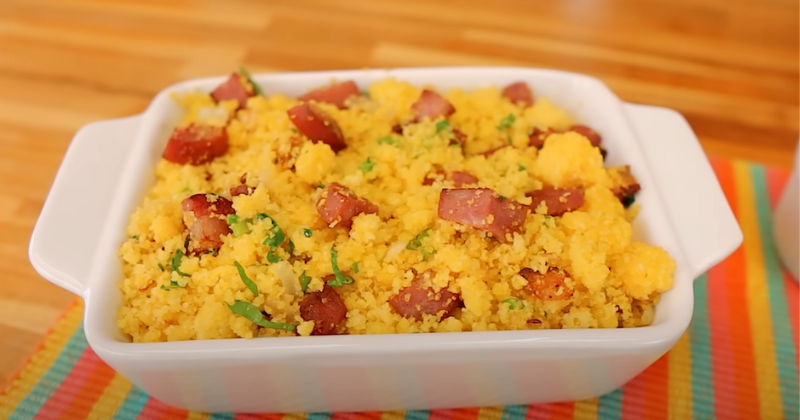 Farofa de Cuscuz com Calabresa e Bacon